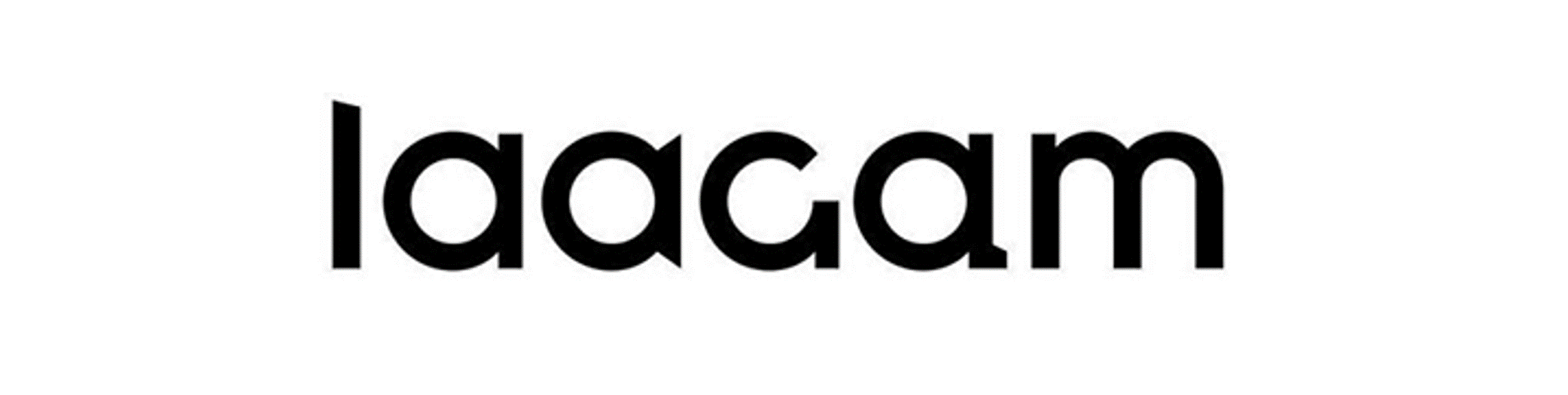 Marca nativa digital de moda femenina de lujo asequible.