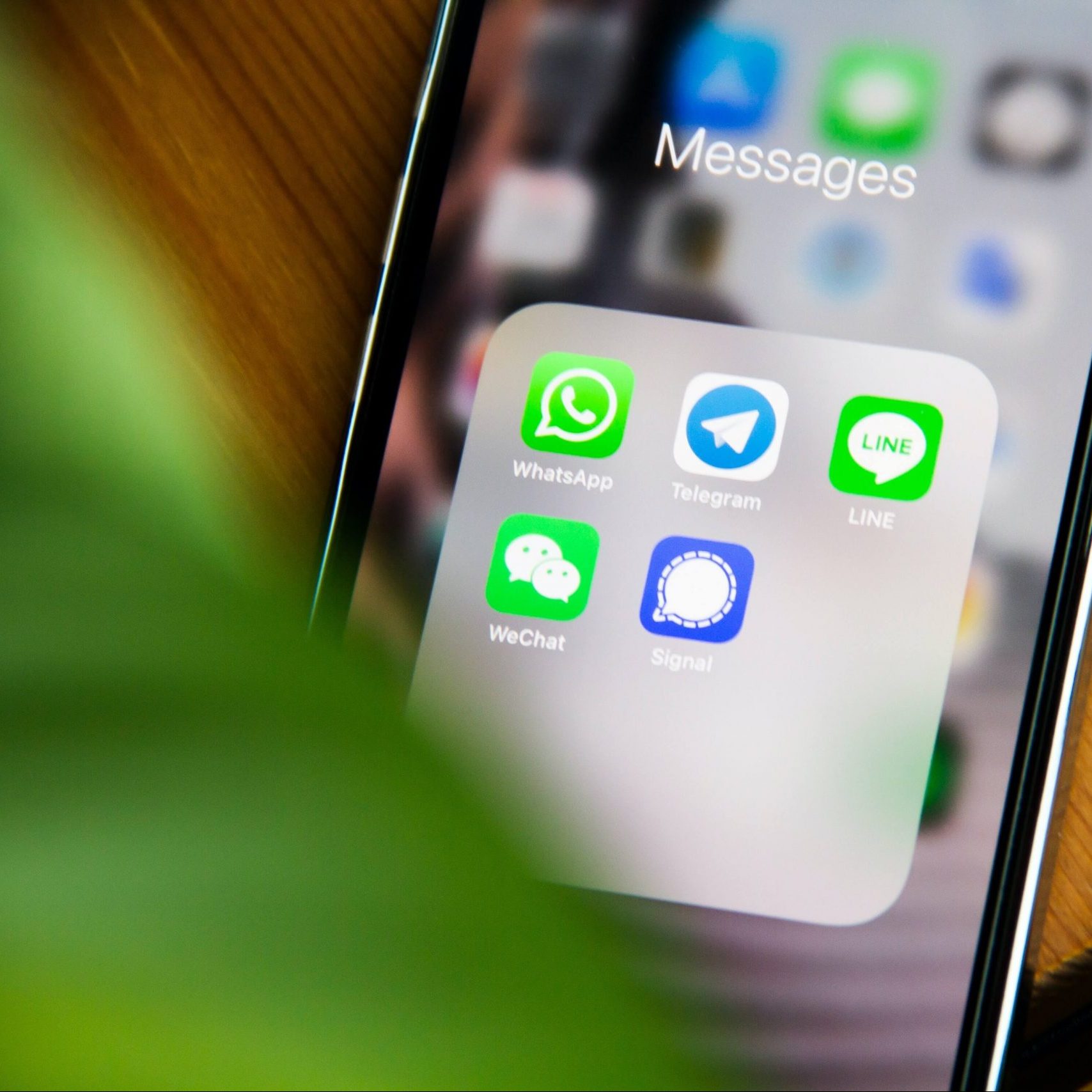 En un mundo que ha difuminado las fronteras físicas y digitales, ¿estamos las personas más cerca que nunca?